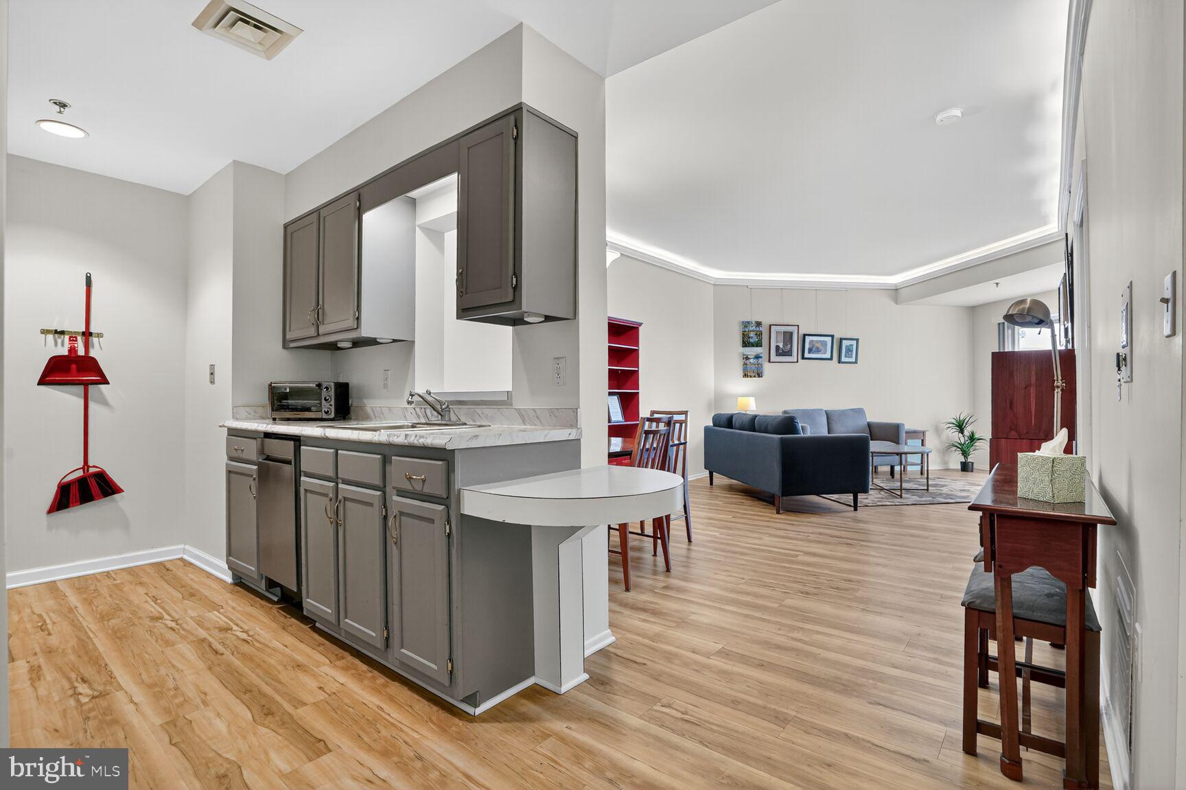 900 N TAYLOR STREET 2110