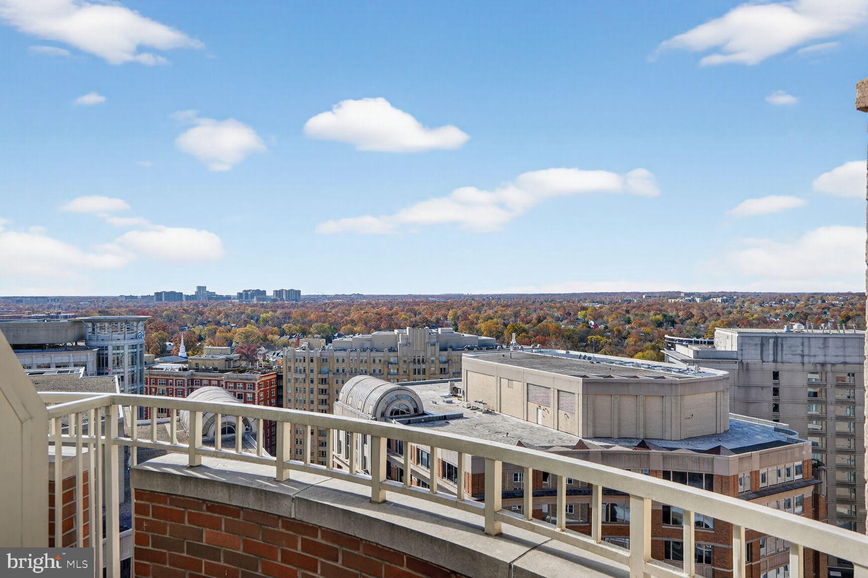 THE JEFFERSON - SUNRISE SENIOR LIVING - Residential