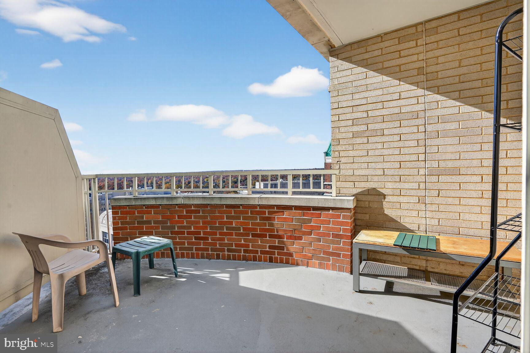 THE JEFFERSON - SUNRISE SENIOR LIVING - Residential