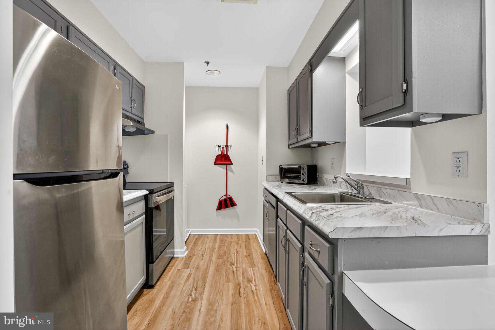 900 N TAYLOR STREET 2110