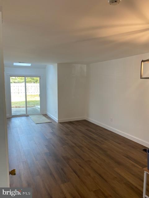 VILLAGE SHIRES - Residential Lease