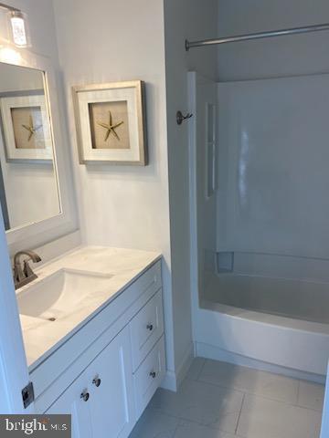 VILLAGE SHIRES - Residential Lease