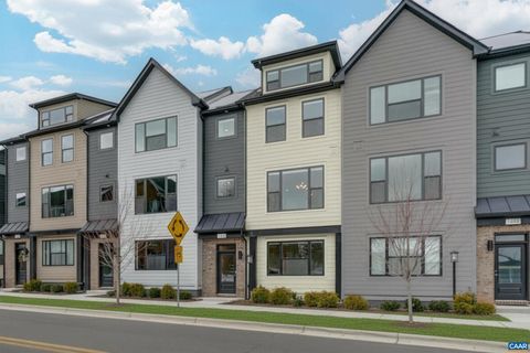 Townhouse For Sale - 1253 Old Trail Dr Dr<br/> CROZET, VA 22932