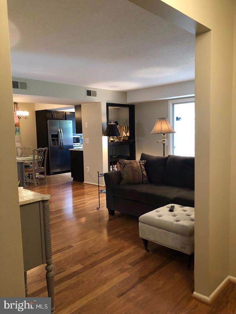 FOX CHAPEL AT TUDOR KNOLLS - Residential Lease