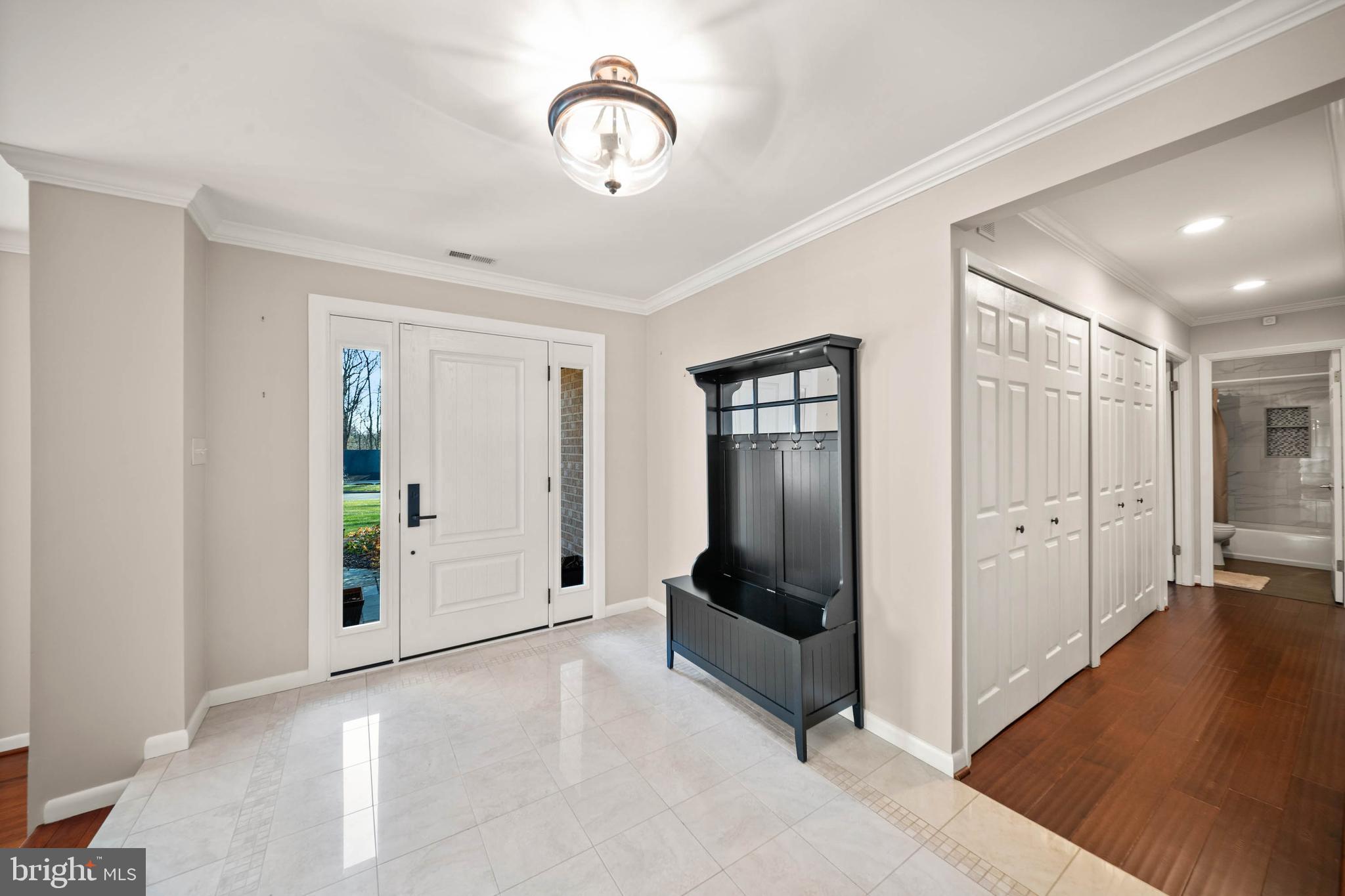 HOLLY KNOLL - Residential