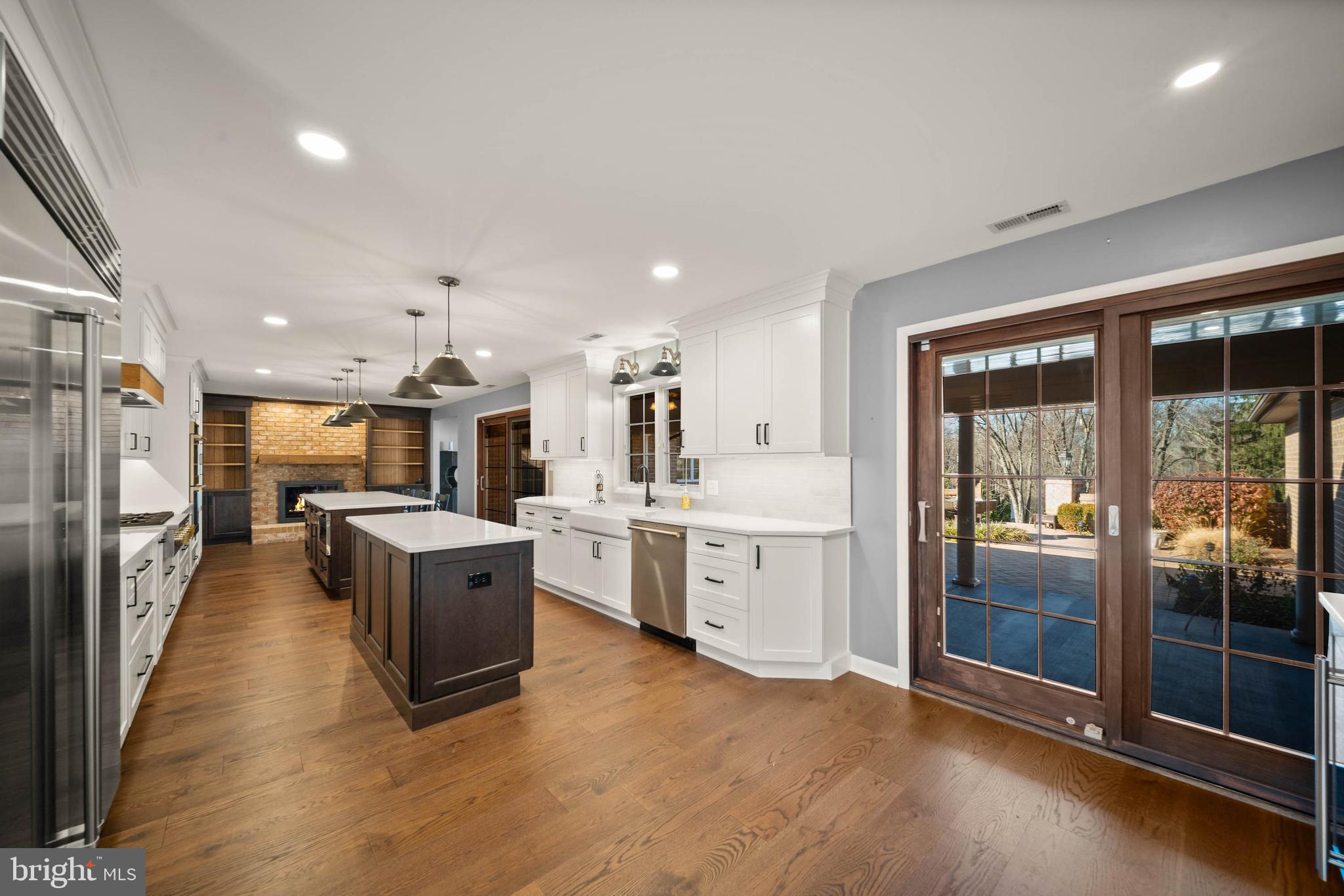 HOLLY KNOLL - Residential