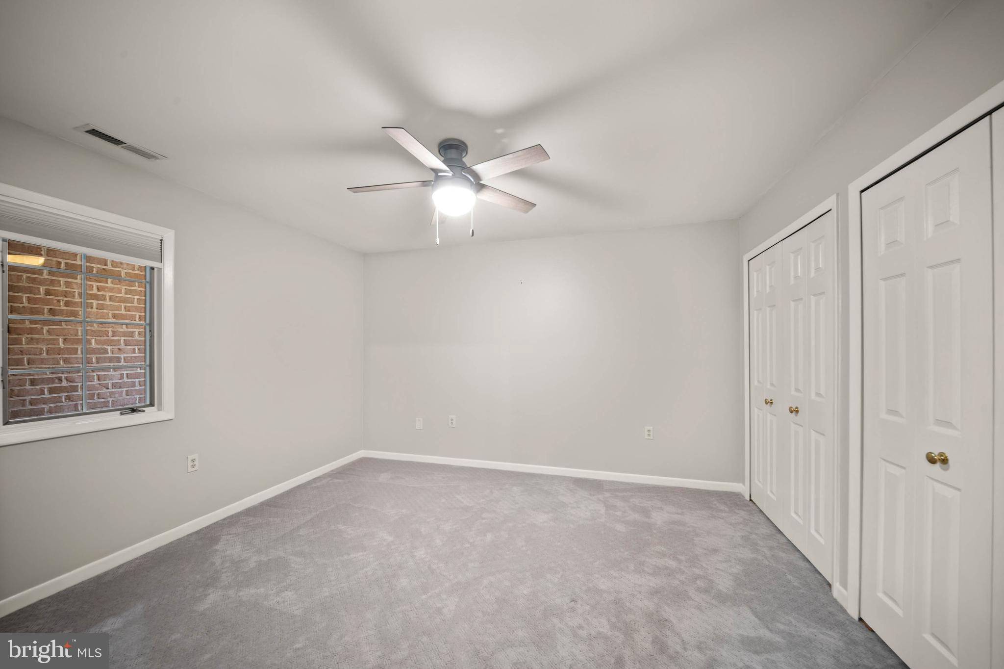 HOLLY KNOLL - Residential