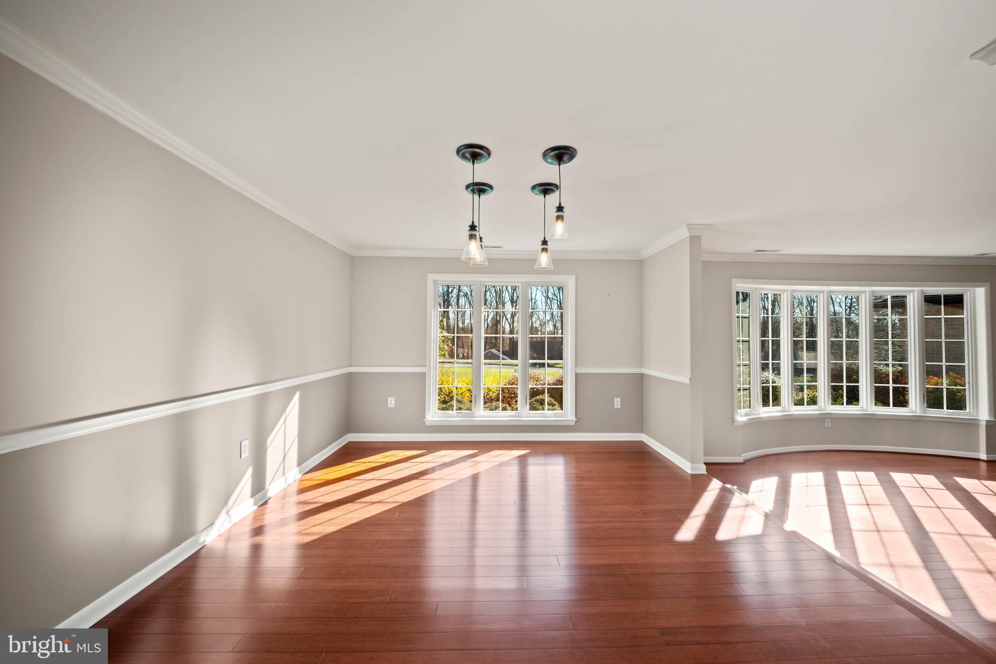 HOLLY KNOLL - Residential