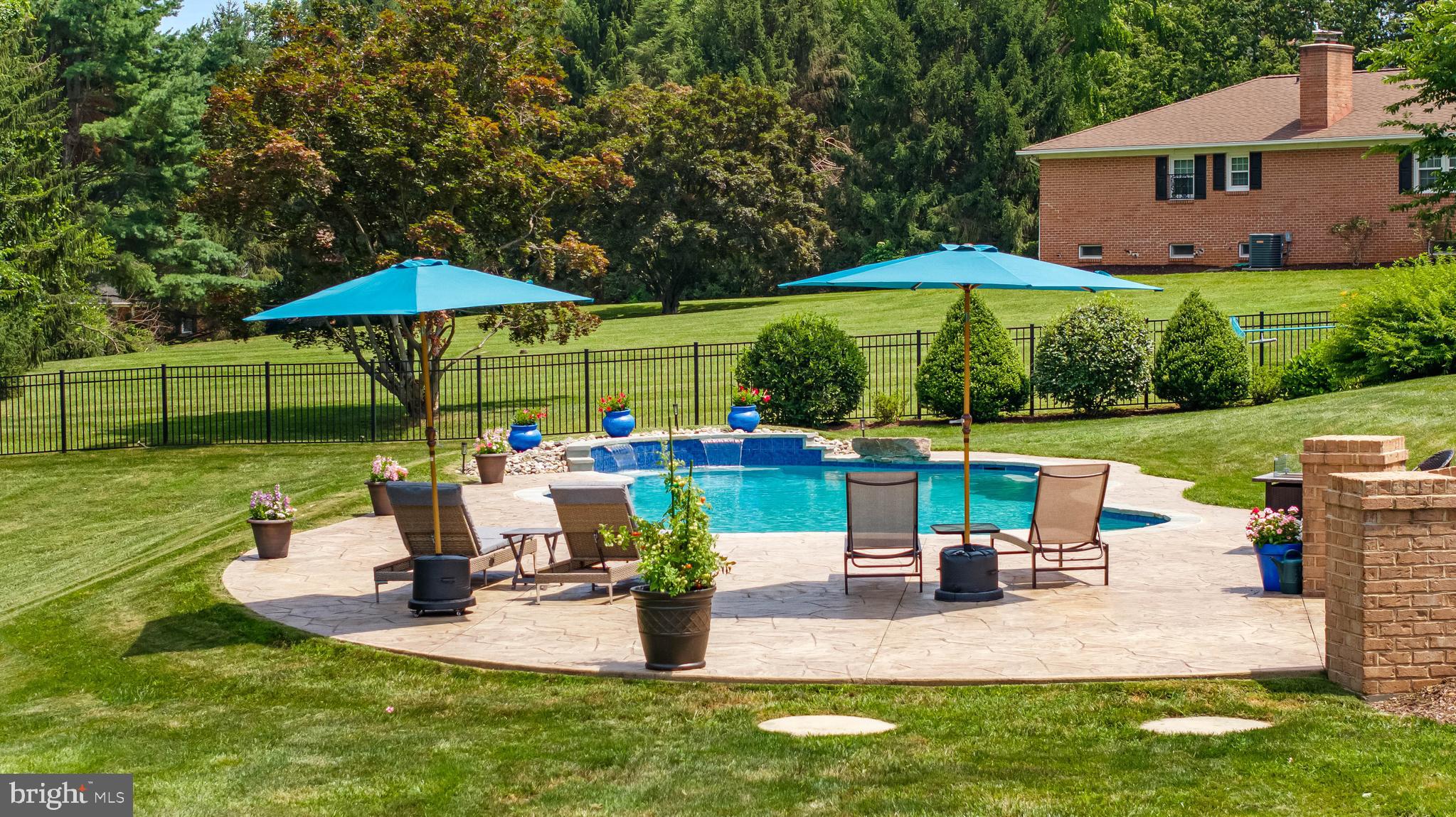 4037 HOLLY KNOLL DRIVE