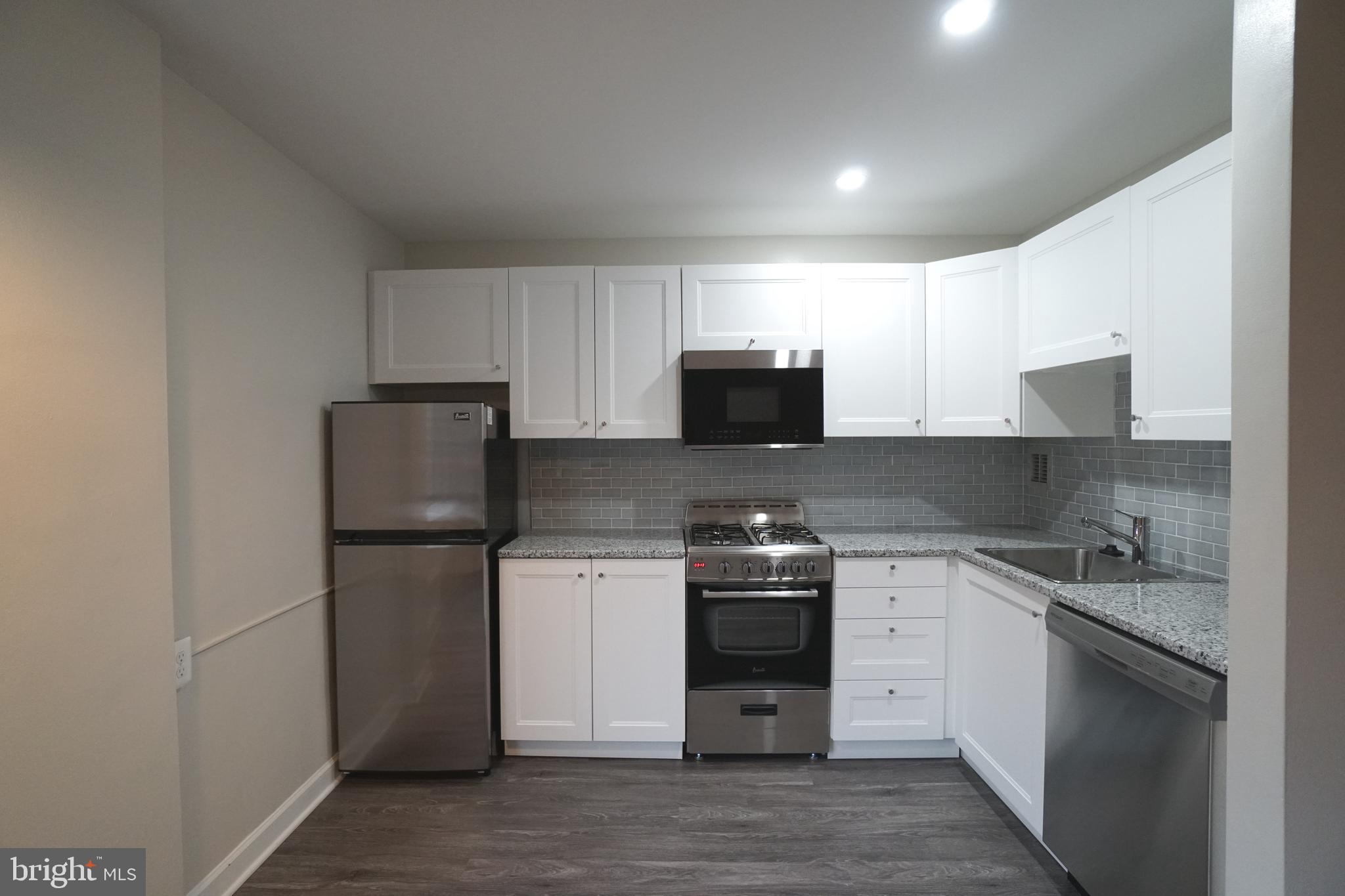 RIVER PLACE WEST - Residential Lease