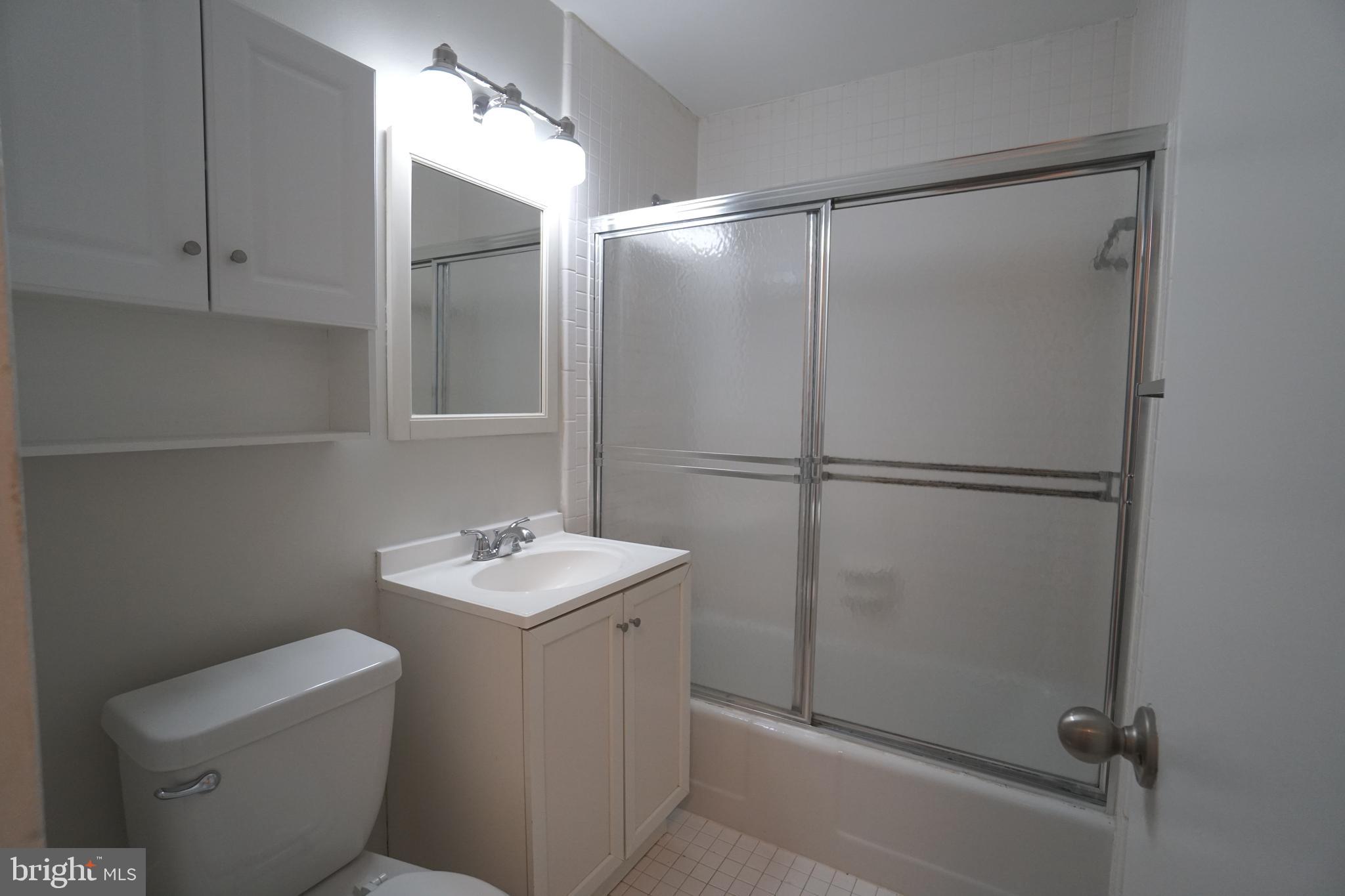 RIVER PLACE WEST - Residential Lease