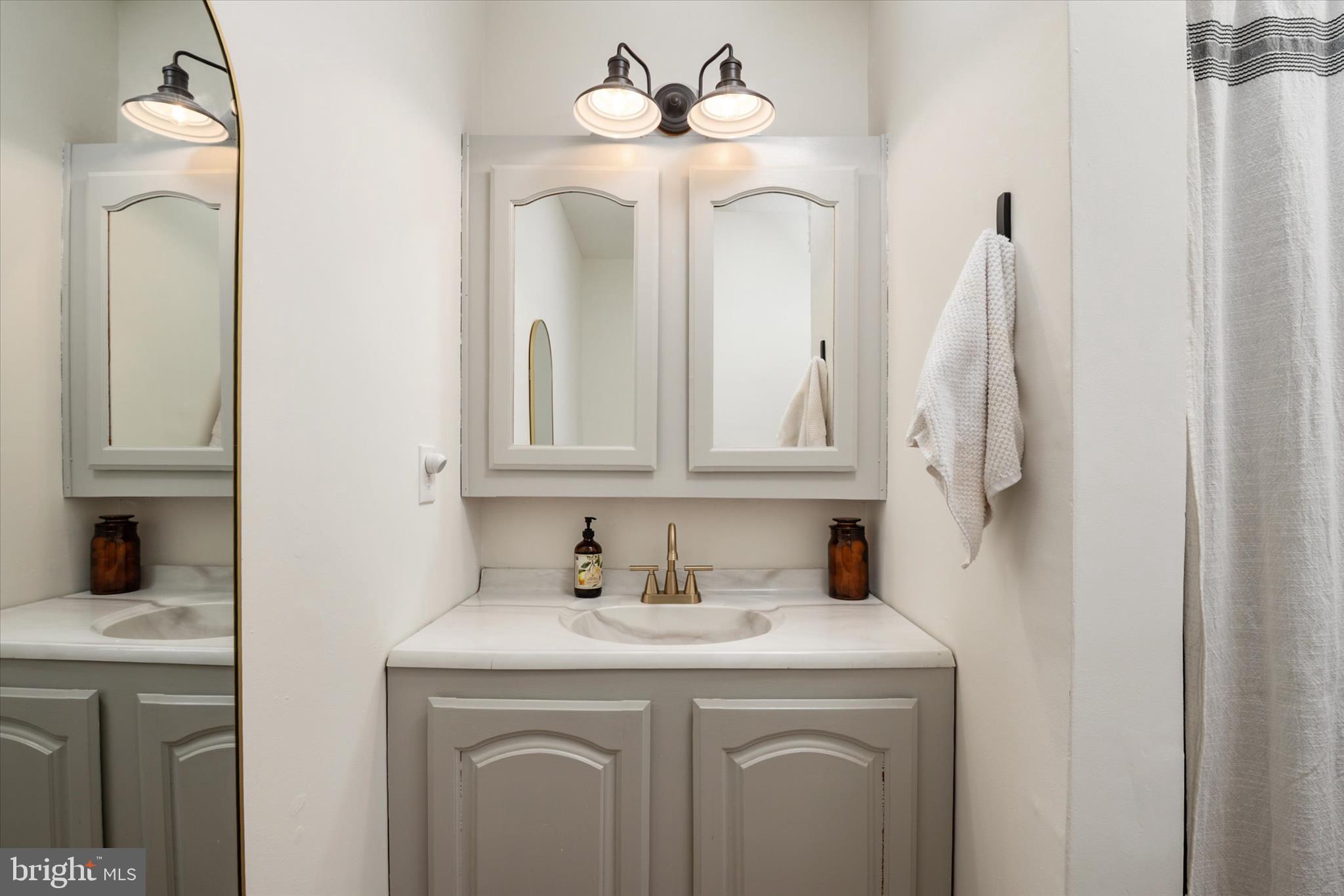 ROMANCOKE ON THE BAY - Residential