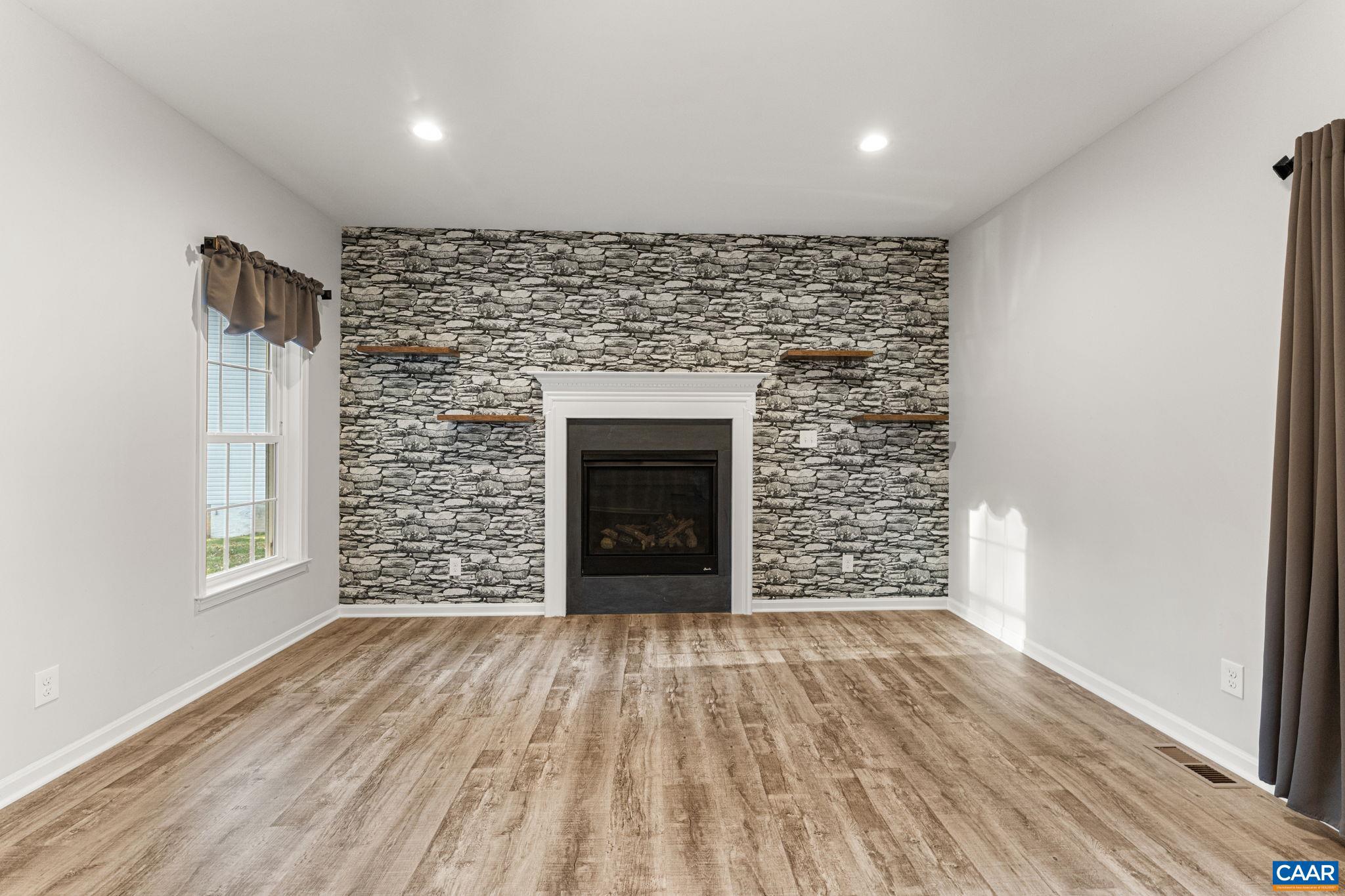 SPRING CREEK - Residential