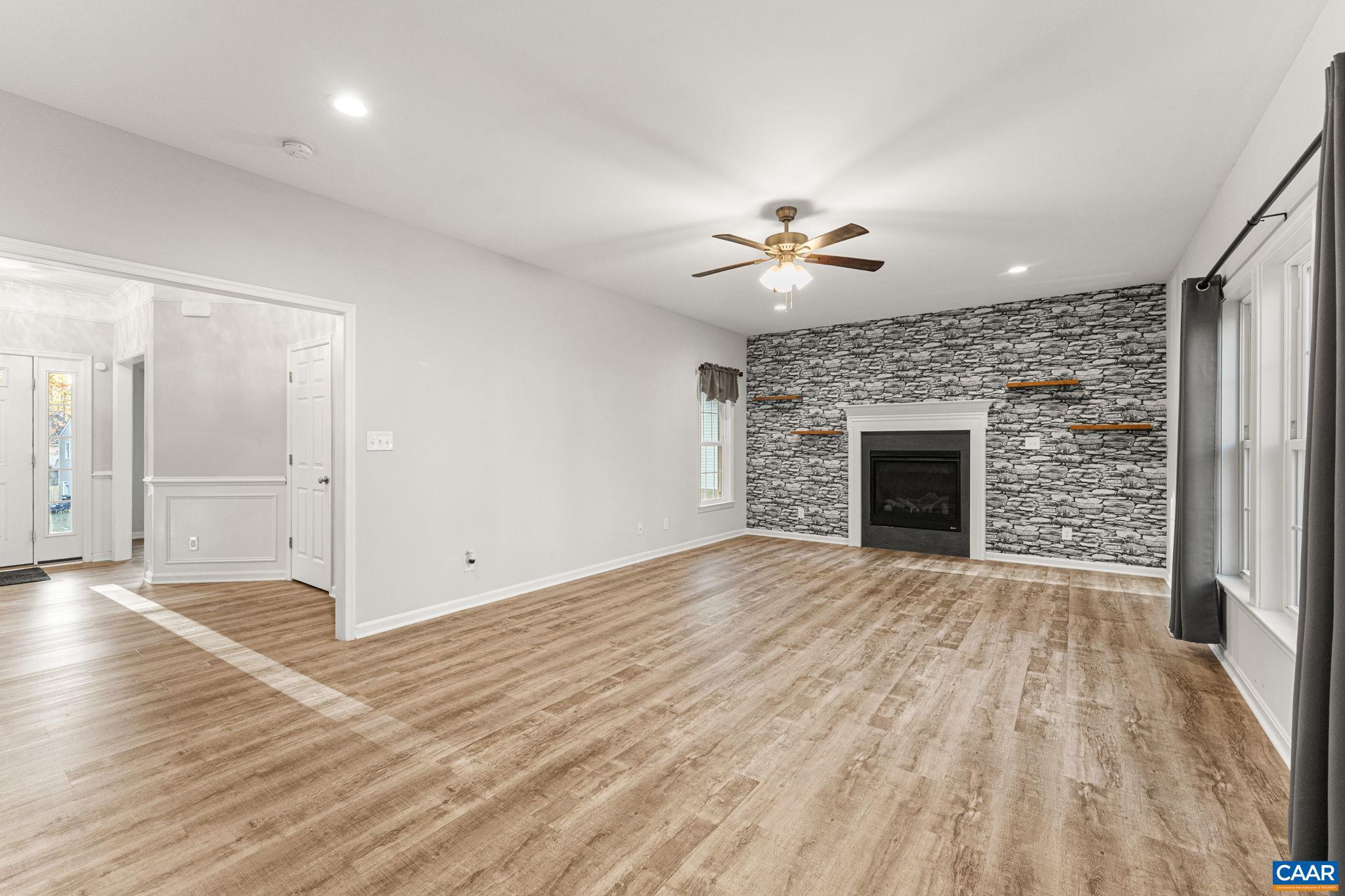 SPRING CREEK - Residential