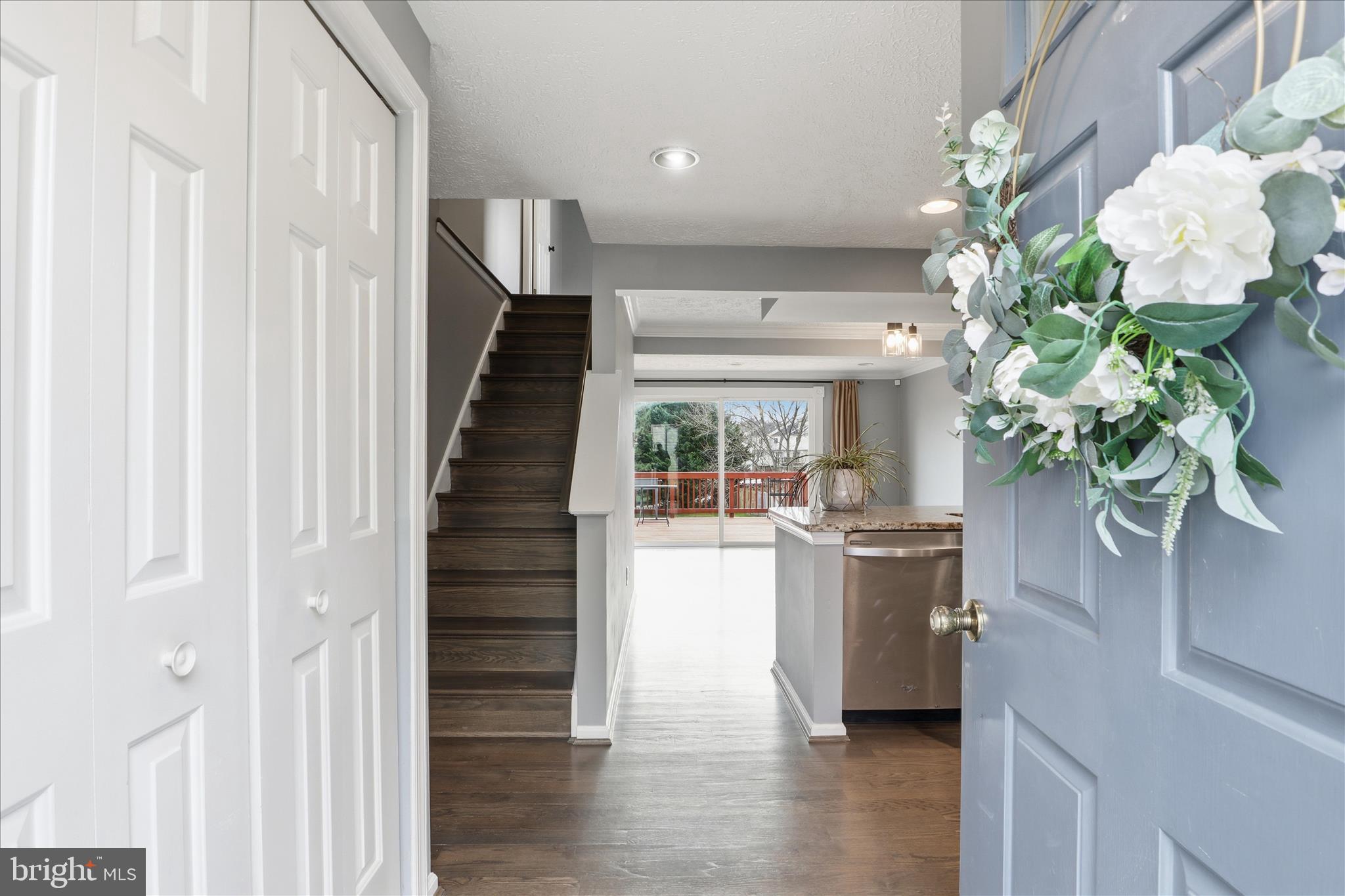 8418 WHITE FEATHER COURT