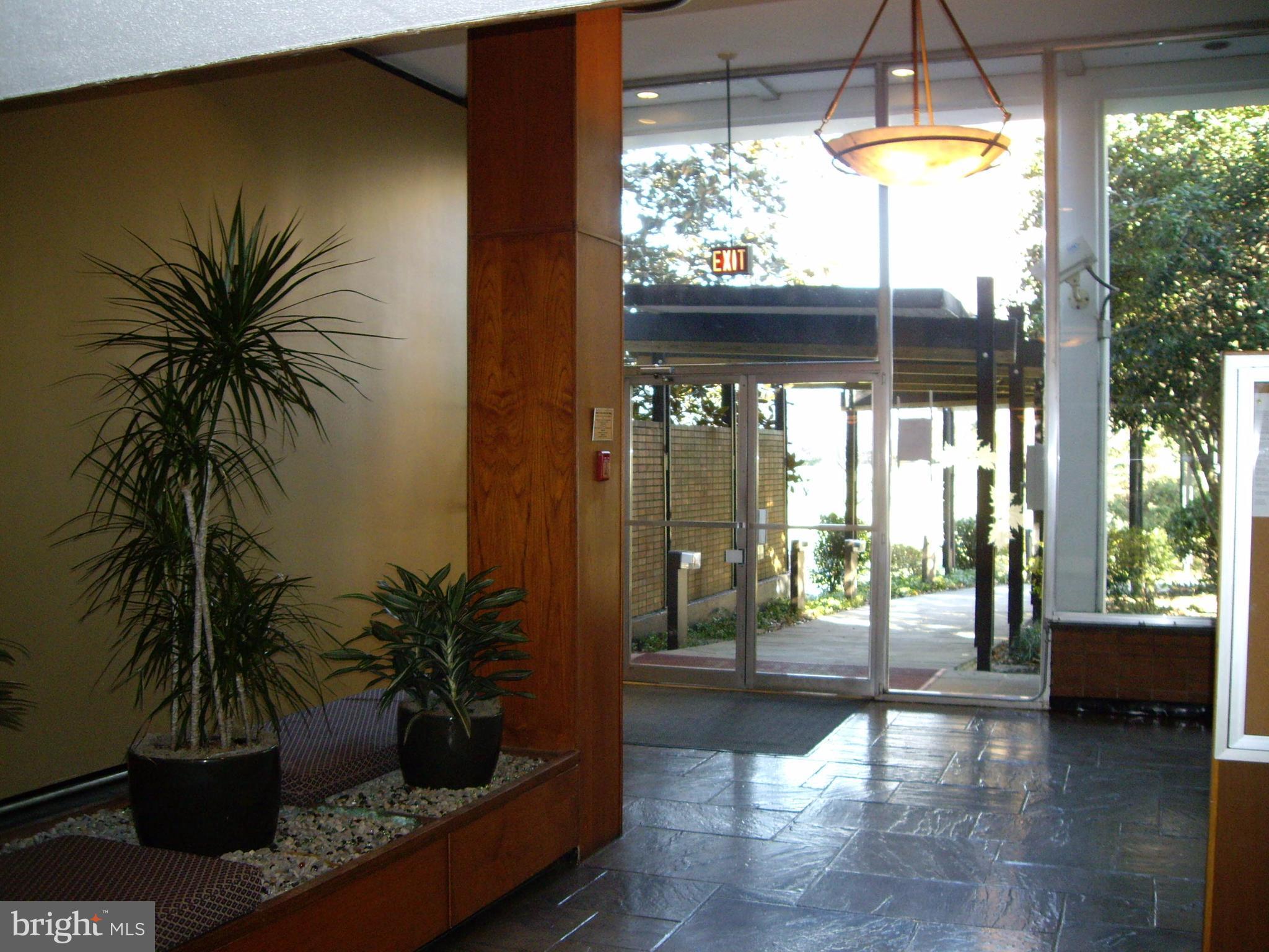 CIRCLE CONDOMINIUMS - Residential Lease