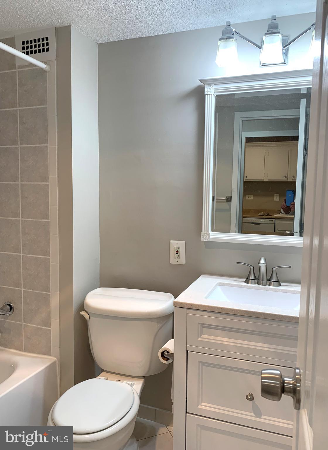 CIRCLE CONDOMINIUMS - Residential Lease