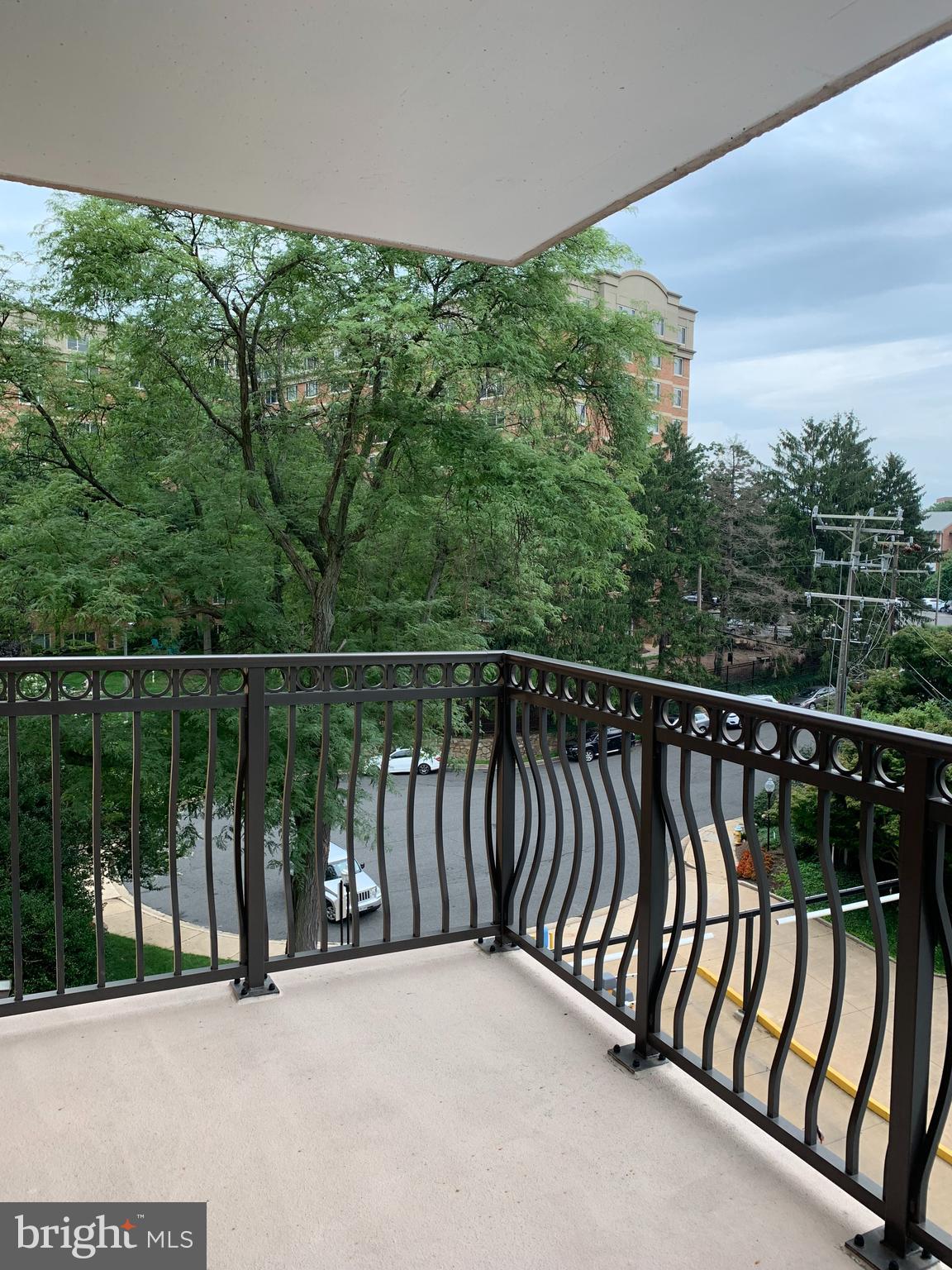 CIRCLE CONDOMINIUMS - Residential Lease