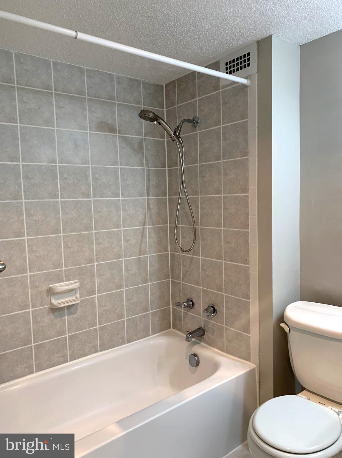 CIRCLE CONDOMINIUMS - Residential Lease