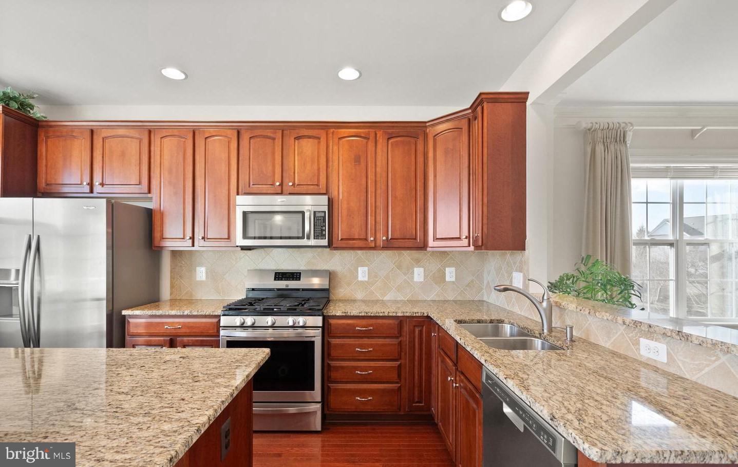 LOUDOUN VALLEY ESTATES 2 - Residential Lease