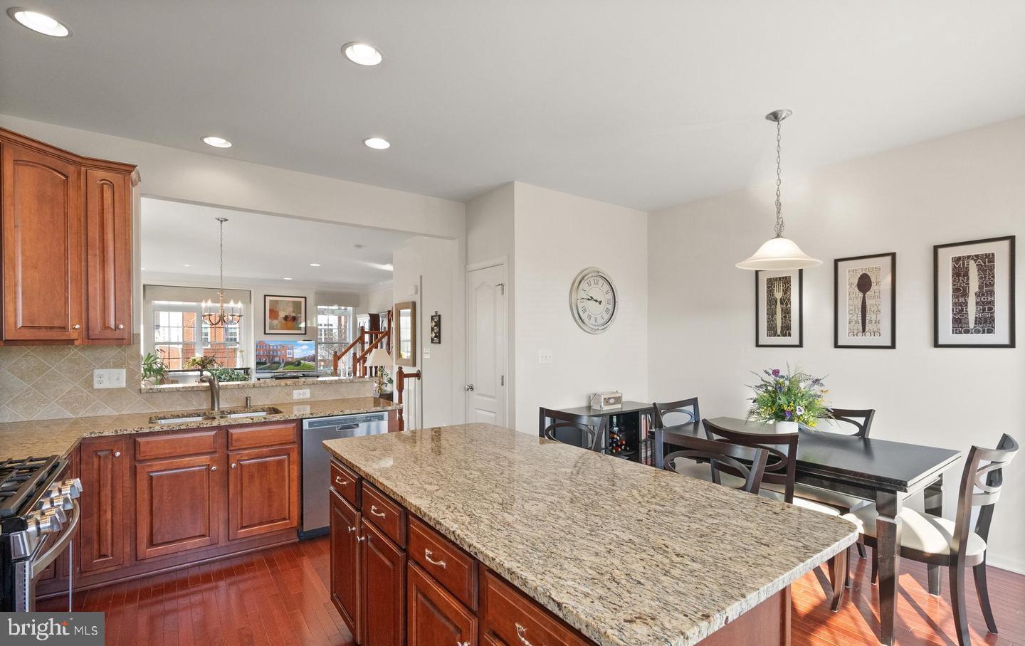 LOUDOUN VALLEY ESTATES 2 - Residential Lease