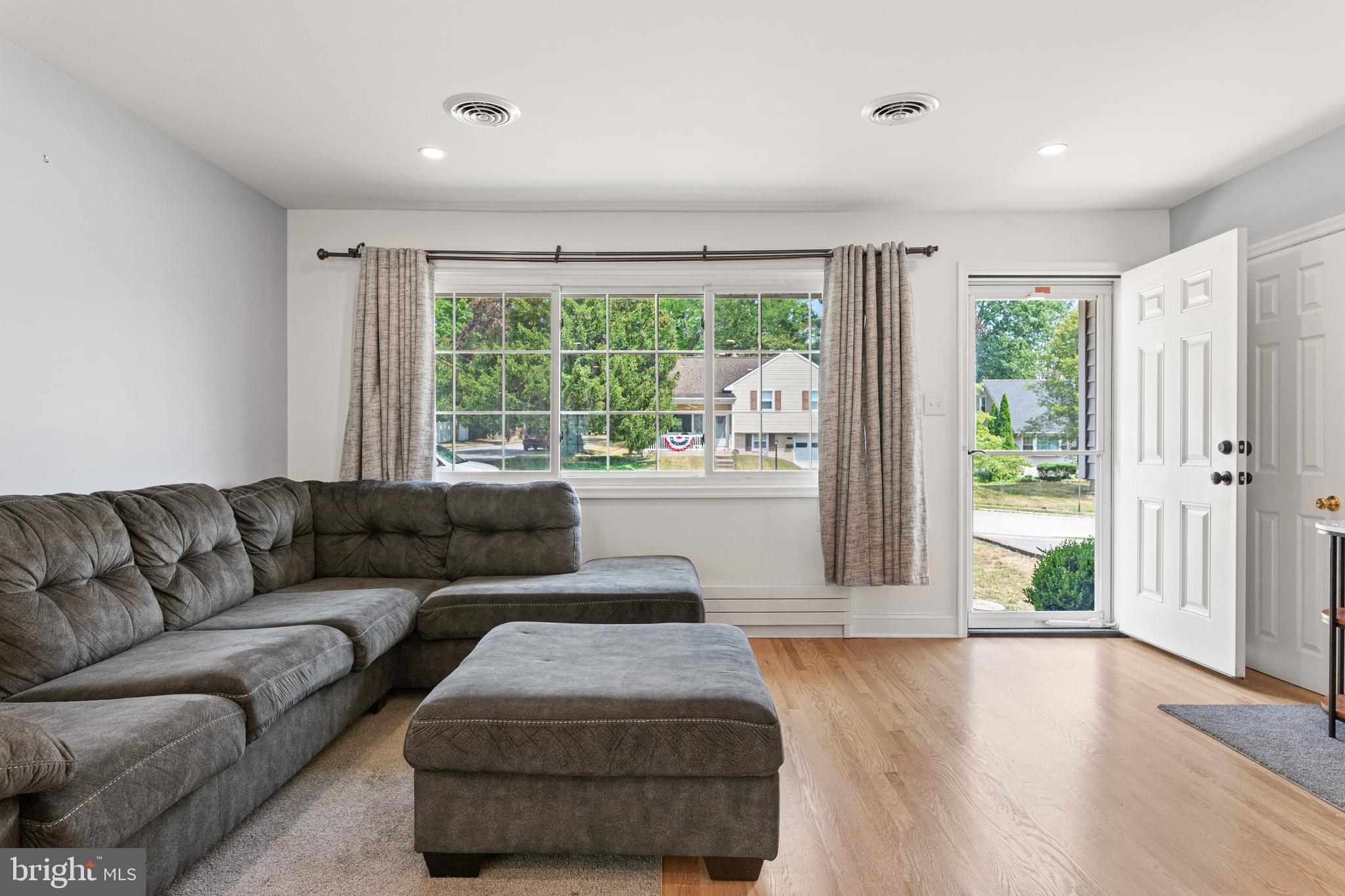 BELMONT TERR - Residential