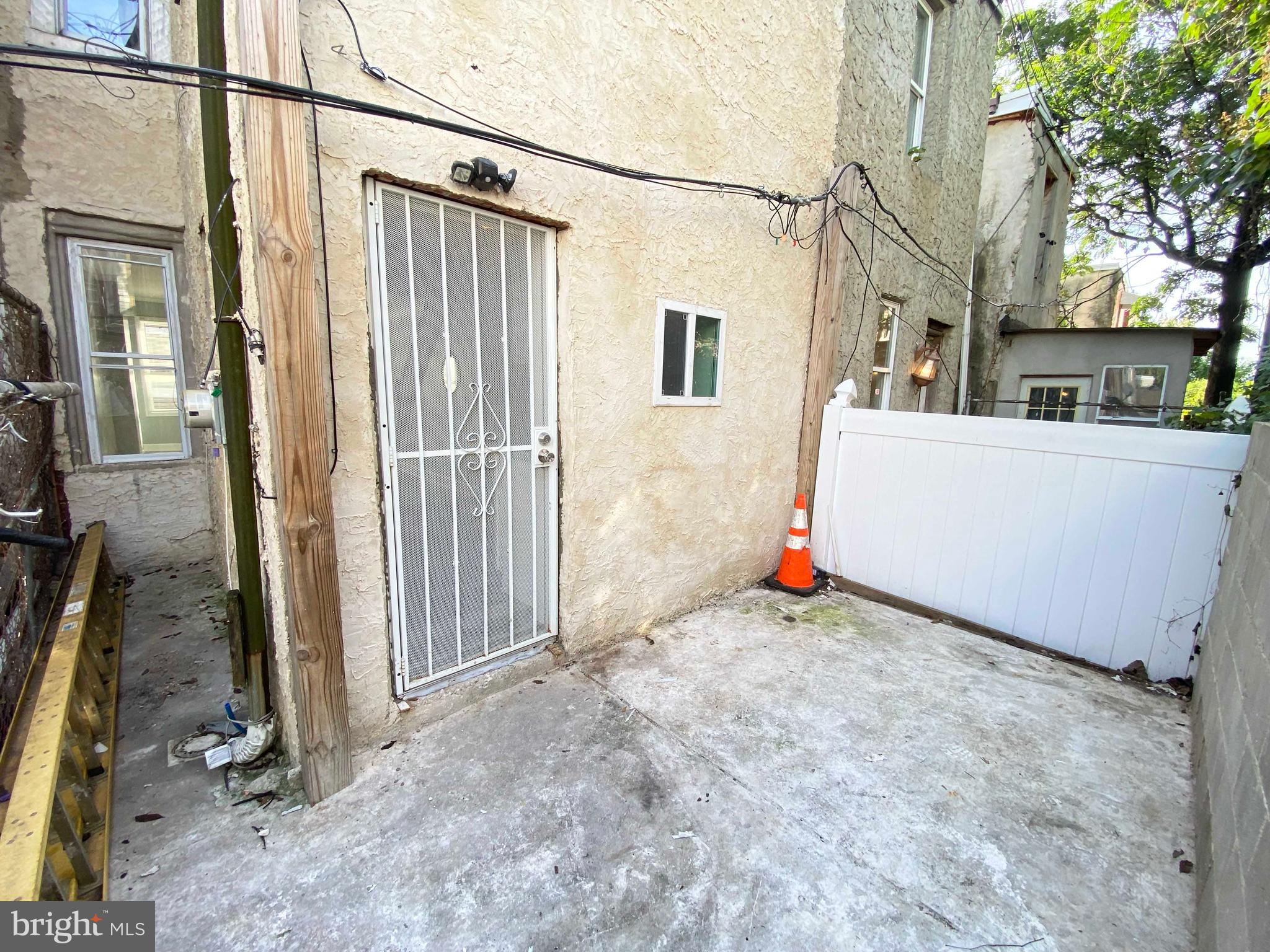 KENSINGTON - Residential Lease