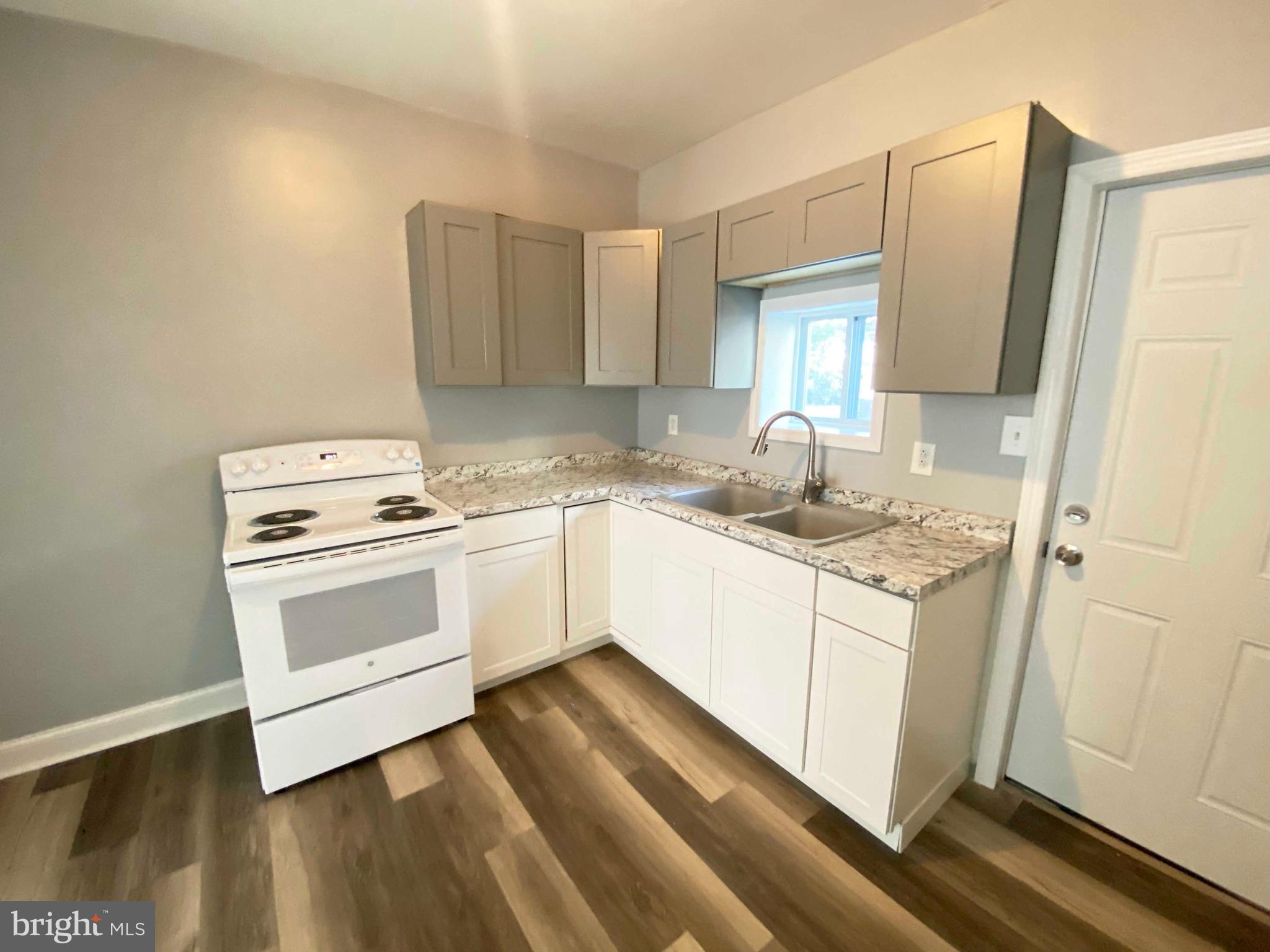 KENSINGTON - Residential Lease