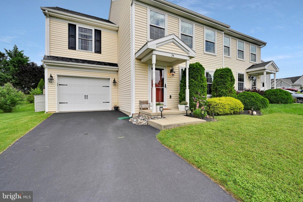 Photo of 34 Silver Maple Circle, EPHRATA, PA 17522 (MLS # PALA2094594)