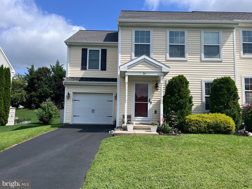 Photo of 34 Silver Maple Circle, EPHRATA, PA 17522 (MLS # PALA2094594)