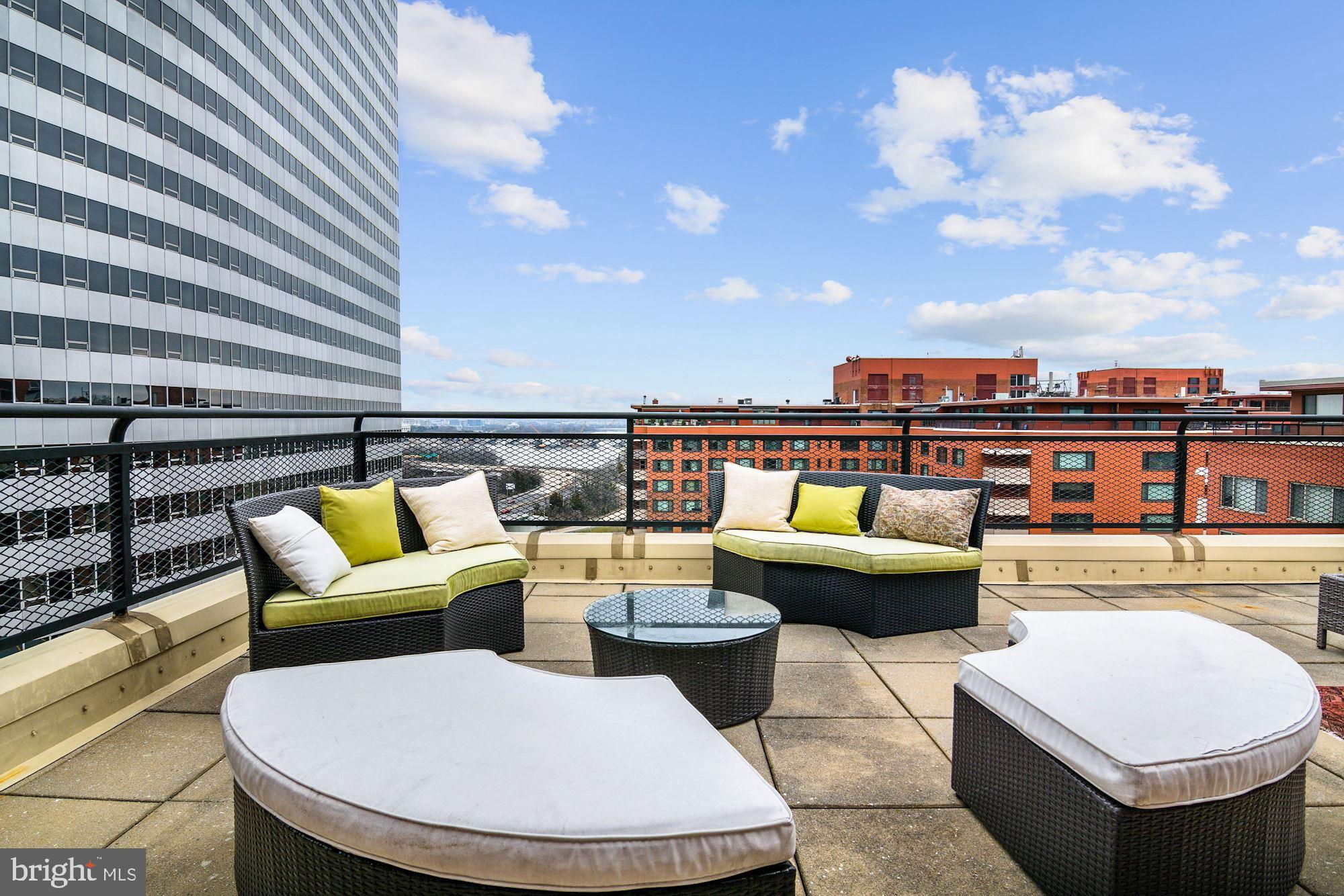 RIVER PLACE NORTH - Residential Lease