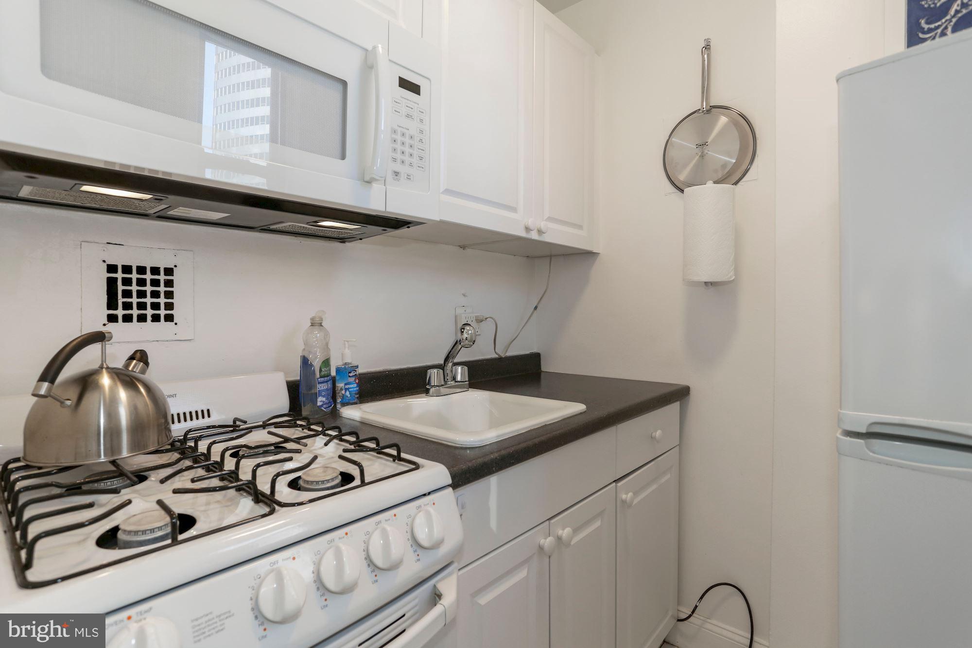 RIVER PLACE NORTH - Residential Lease