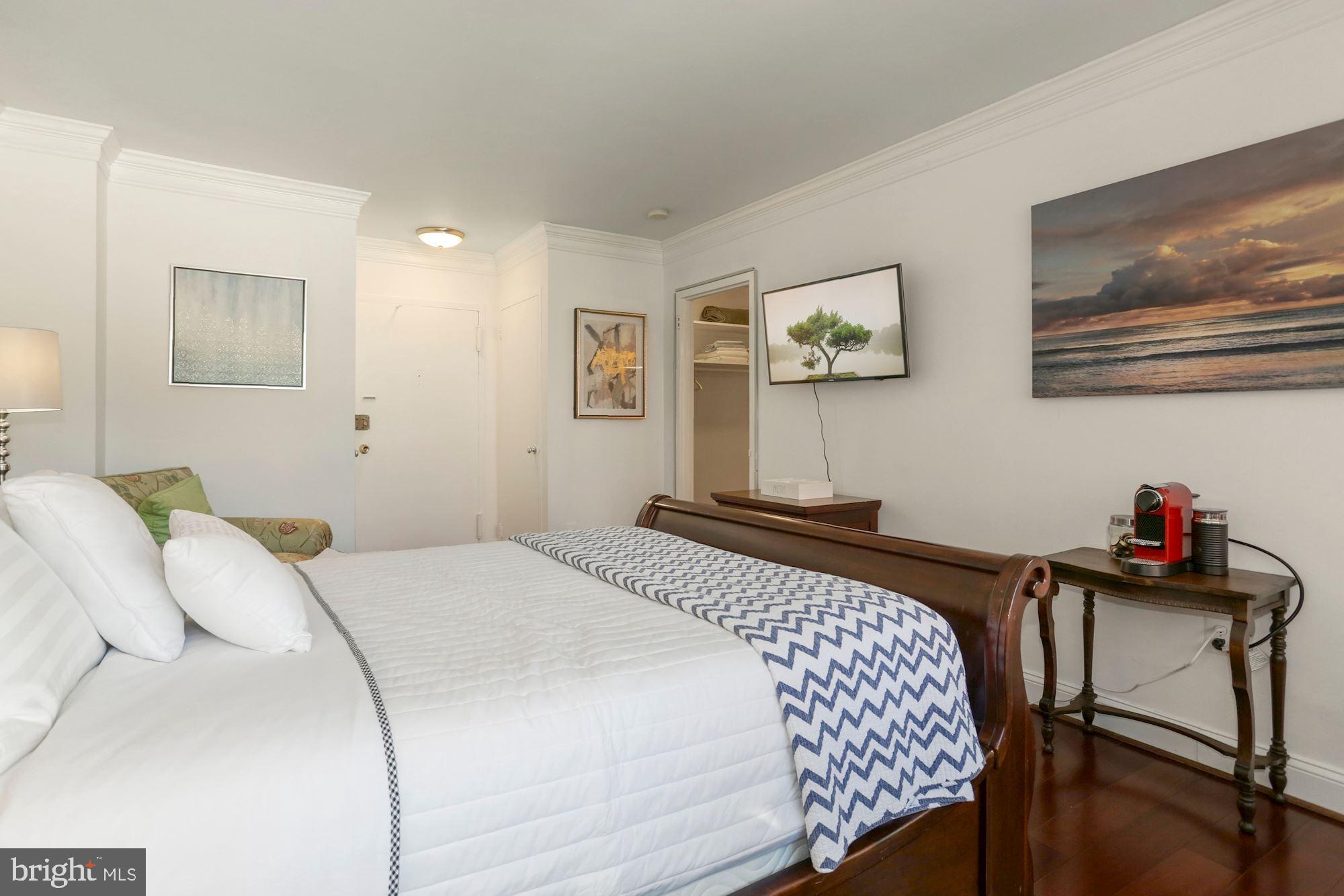 RIVER PLACE NORTH - Residential Lease