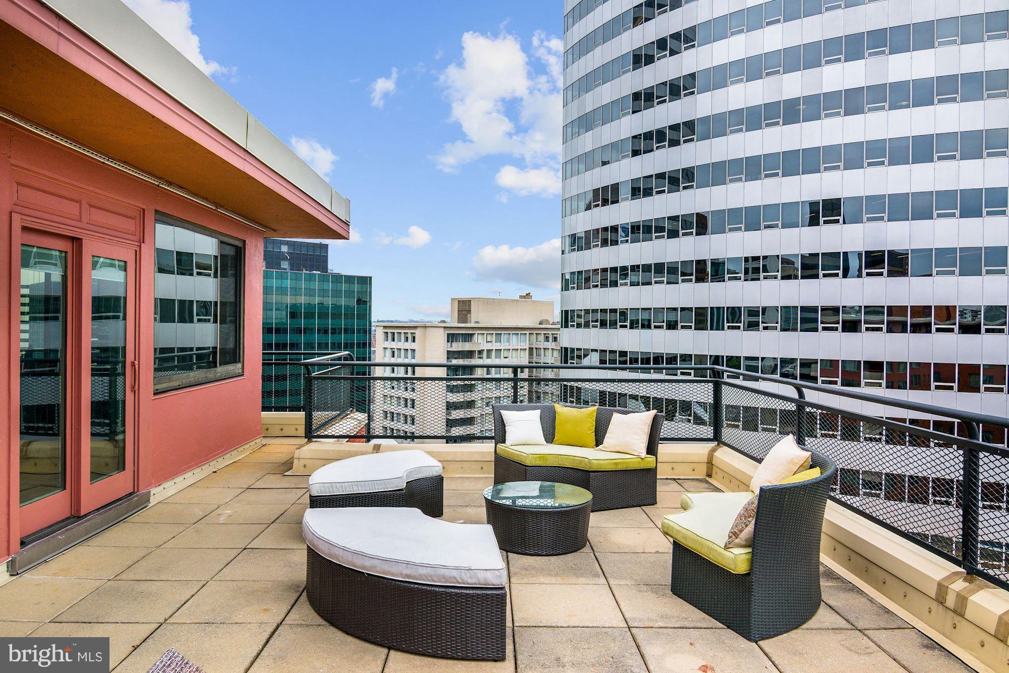 RIVER PLACE NORTH - Residential Lease