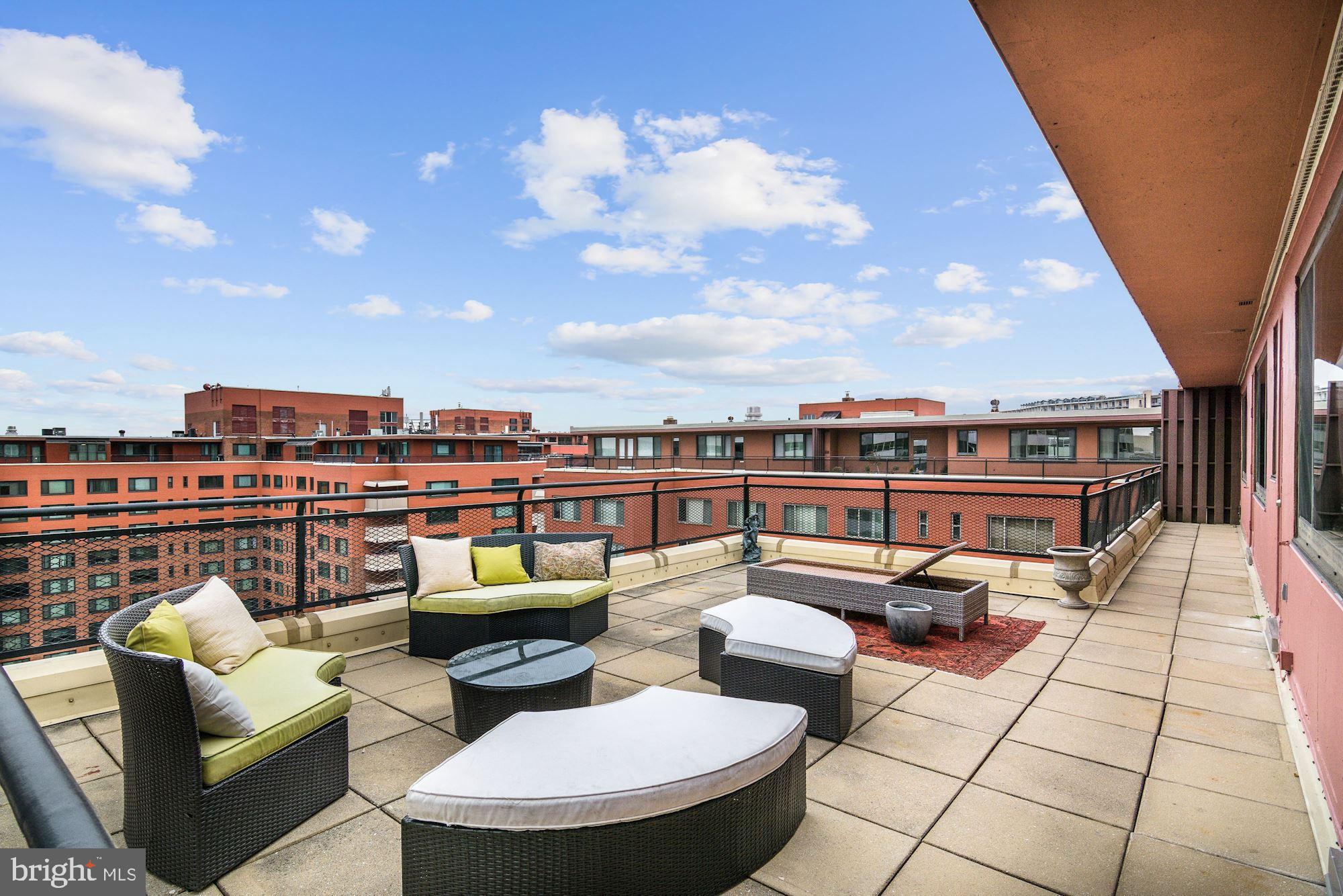 RIVER PLACE NORTH - Residential Lease