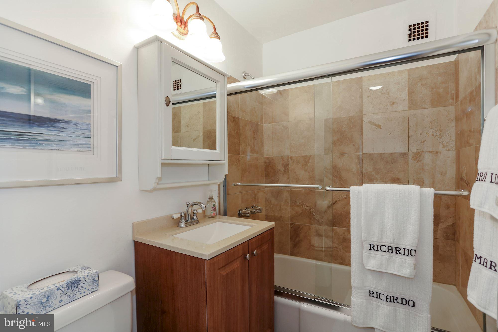 RIVER PLACE NORTH - Residential Lease