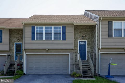Photo of 163 NORLAWN CIR, LANCASTER, PA 17601 (MLS # PALA2038866)
