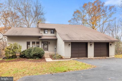 Photo of 8423 Lock Lane, WARRENTON, VA 20186 (MLS # VAFQ2020834)
