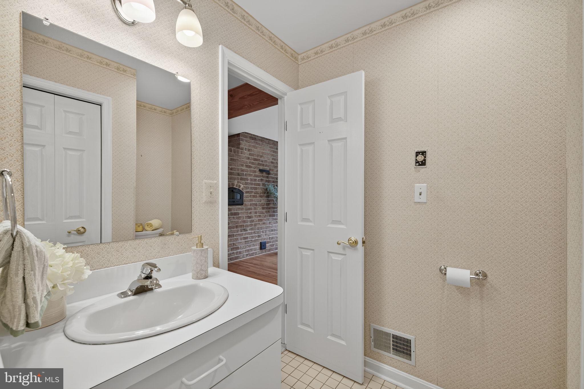 COOPER COMM/NORTH WALES - Residential