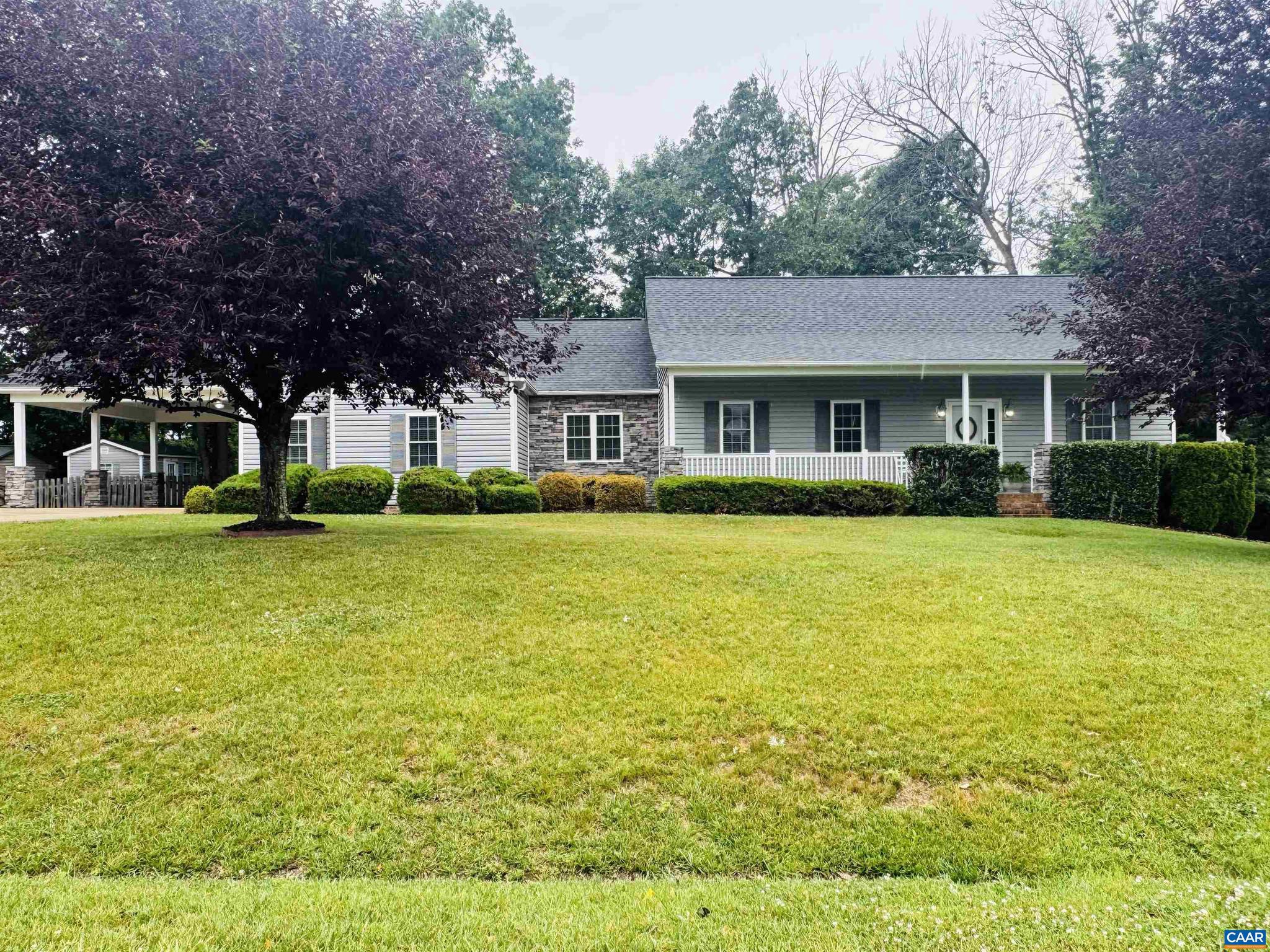 18 FOREST VIEW LN