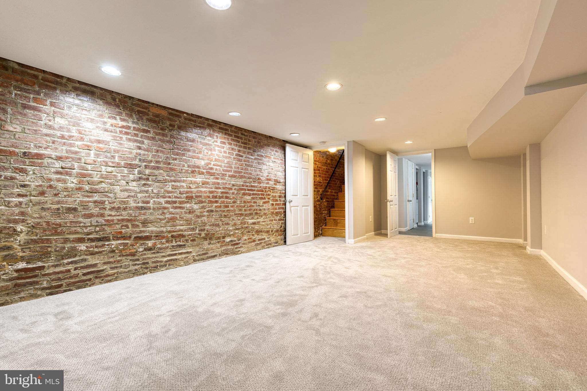 HIGHLANDTOWN - Residential