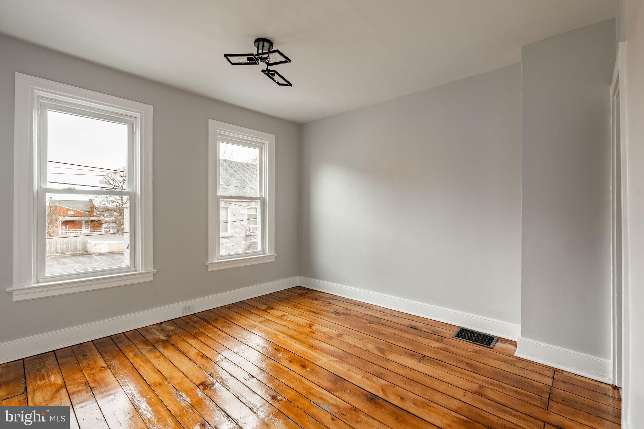 CABBAGE HILL - Residential