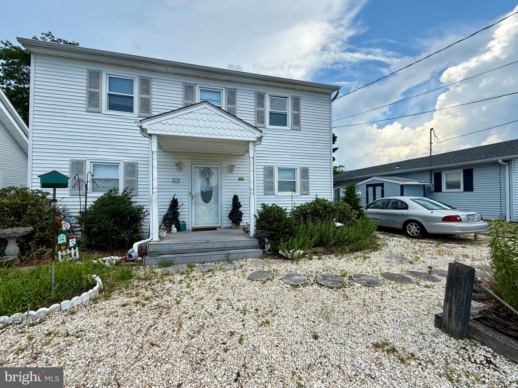 705 ROANOKE DRIVE