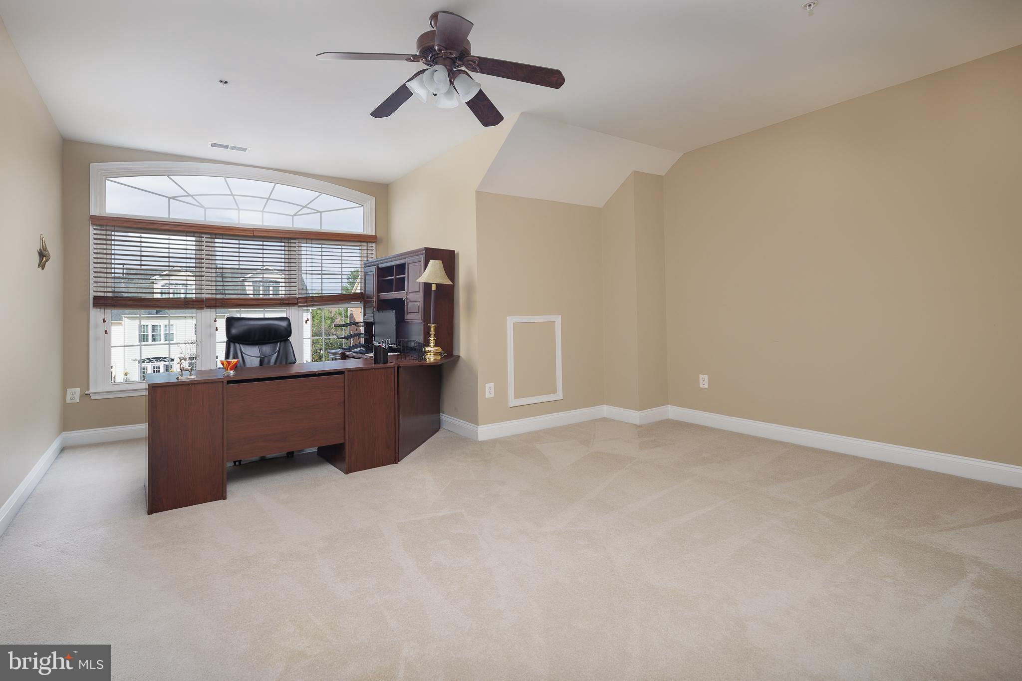 RIVER CREEK - Residential