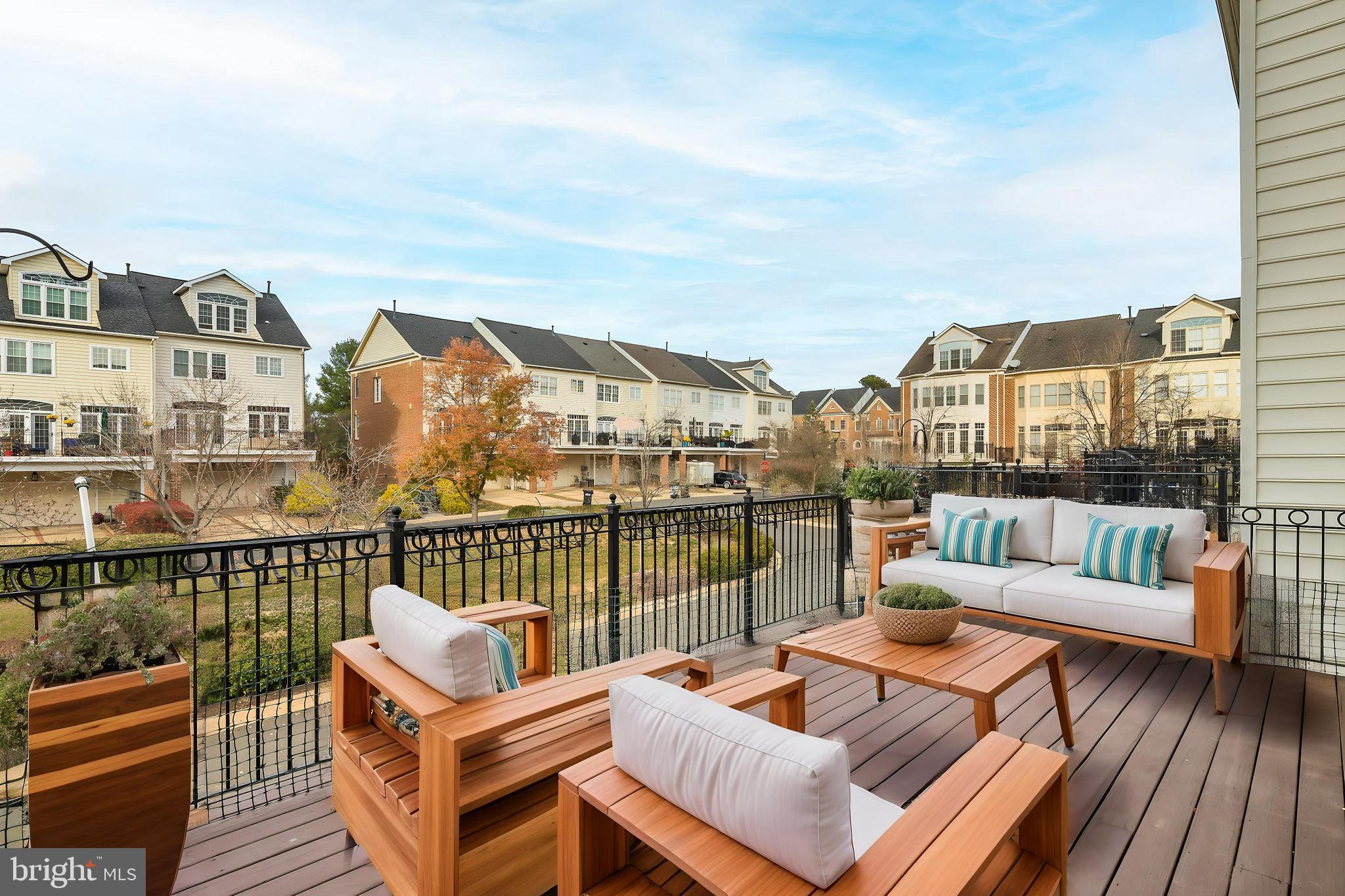 RIVER CREEK - Residential