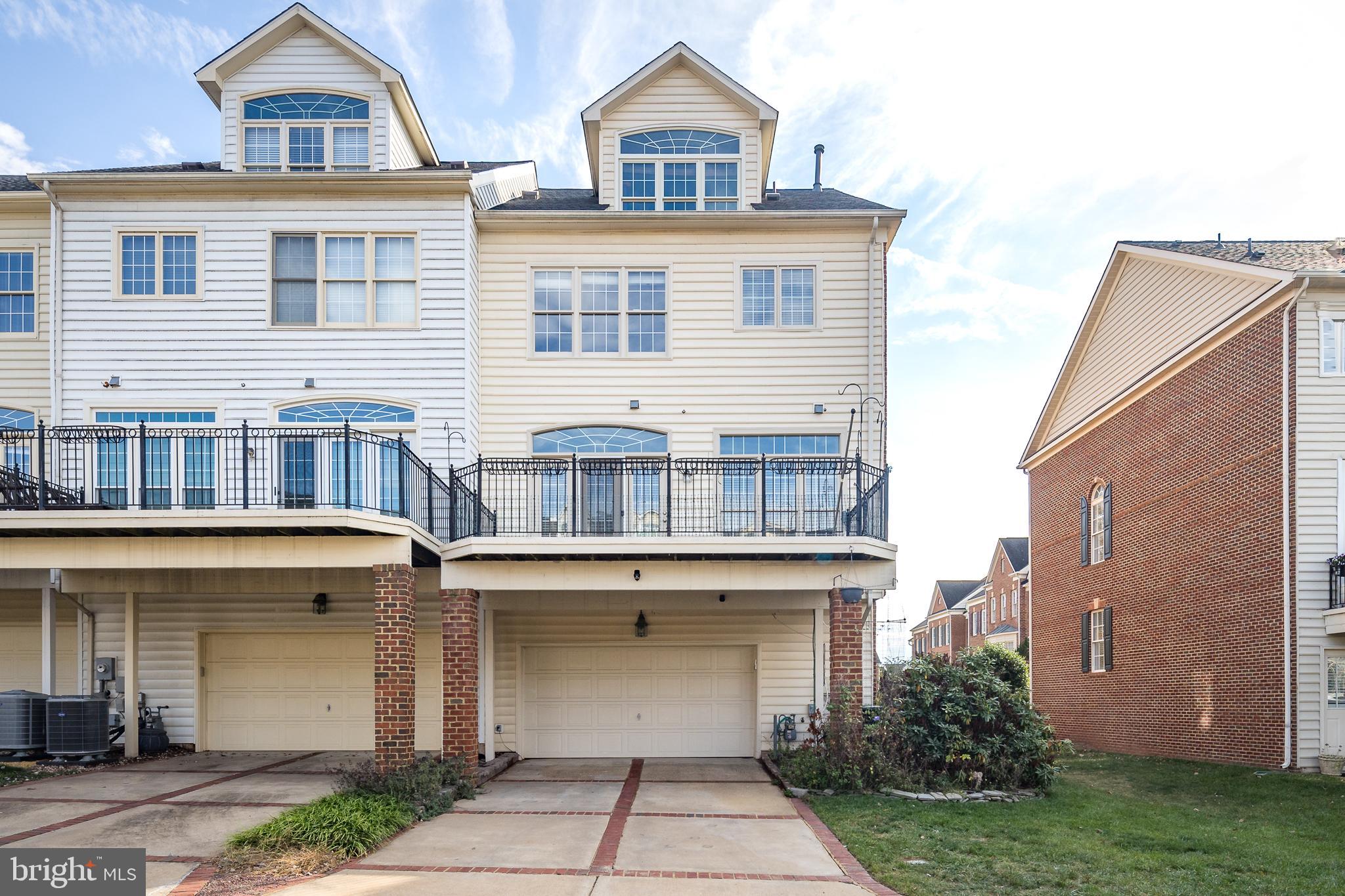 RIVER CREEK - Residential