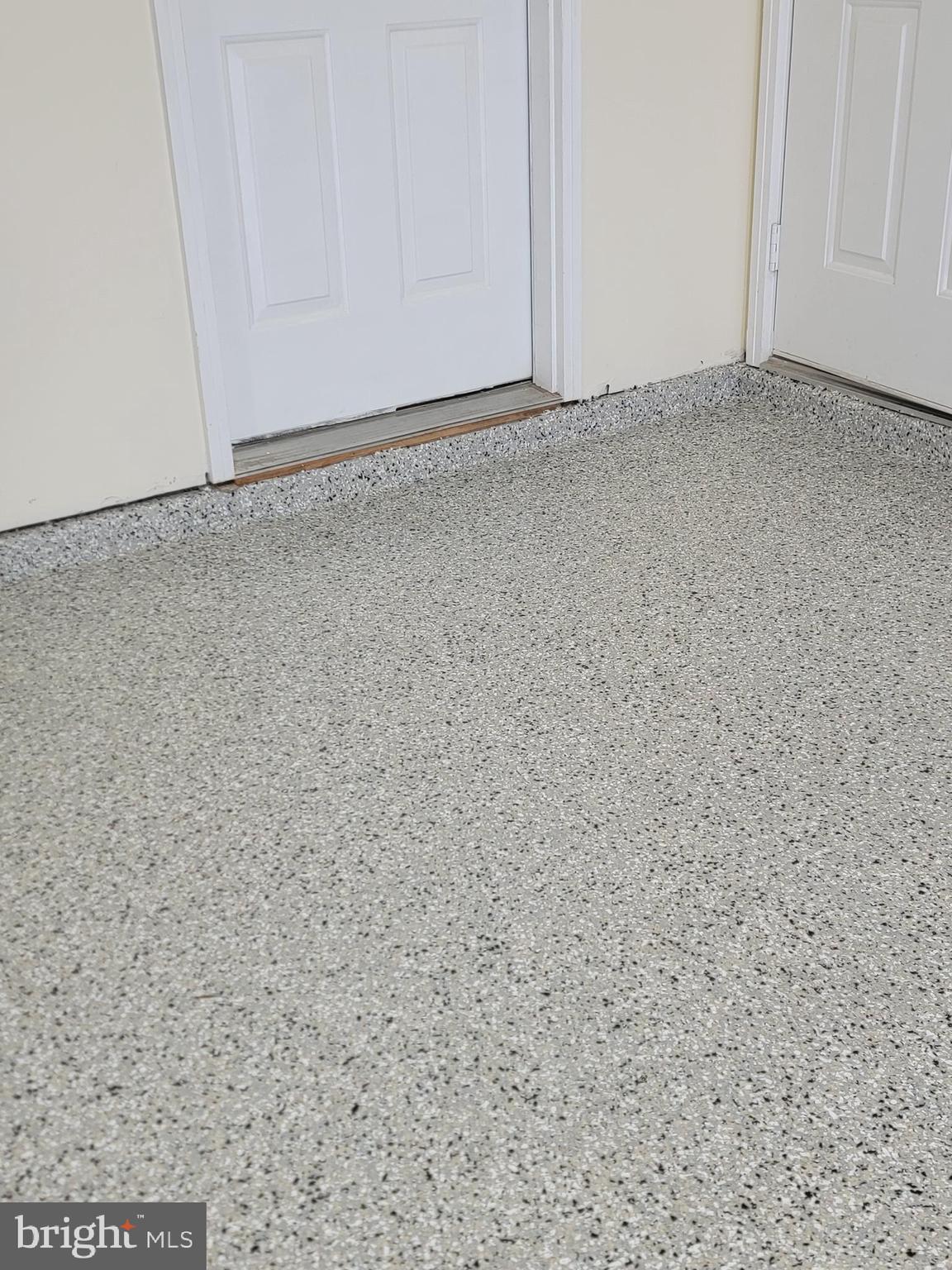 RIVER CREEK - Residential