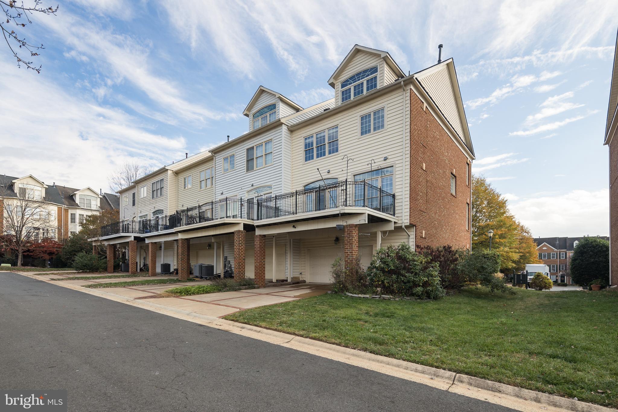 RIVER CREEK - Residential