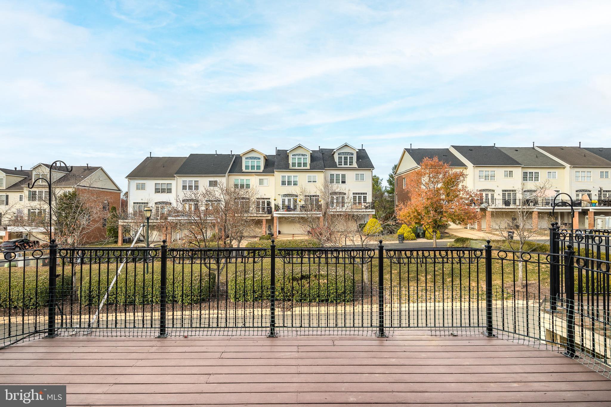 RIVER CREEK - Residential