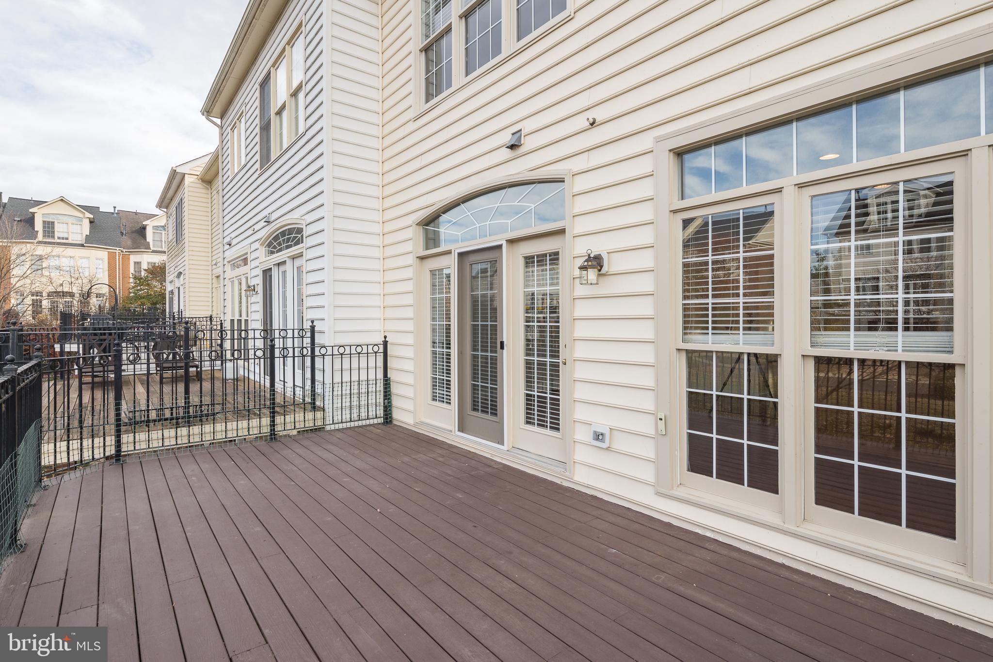 RIVER CREEK - Residential